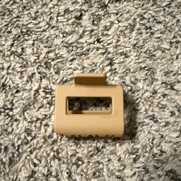 Set of Three Hair Claw Clips in Neutral Tones - Picture 4 of 4